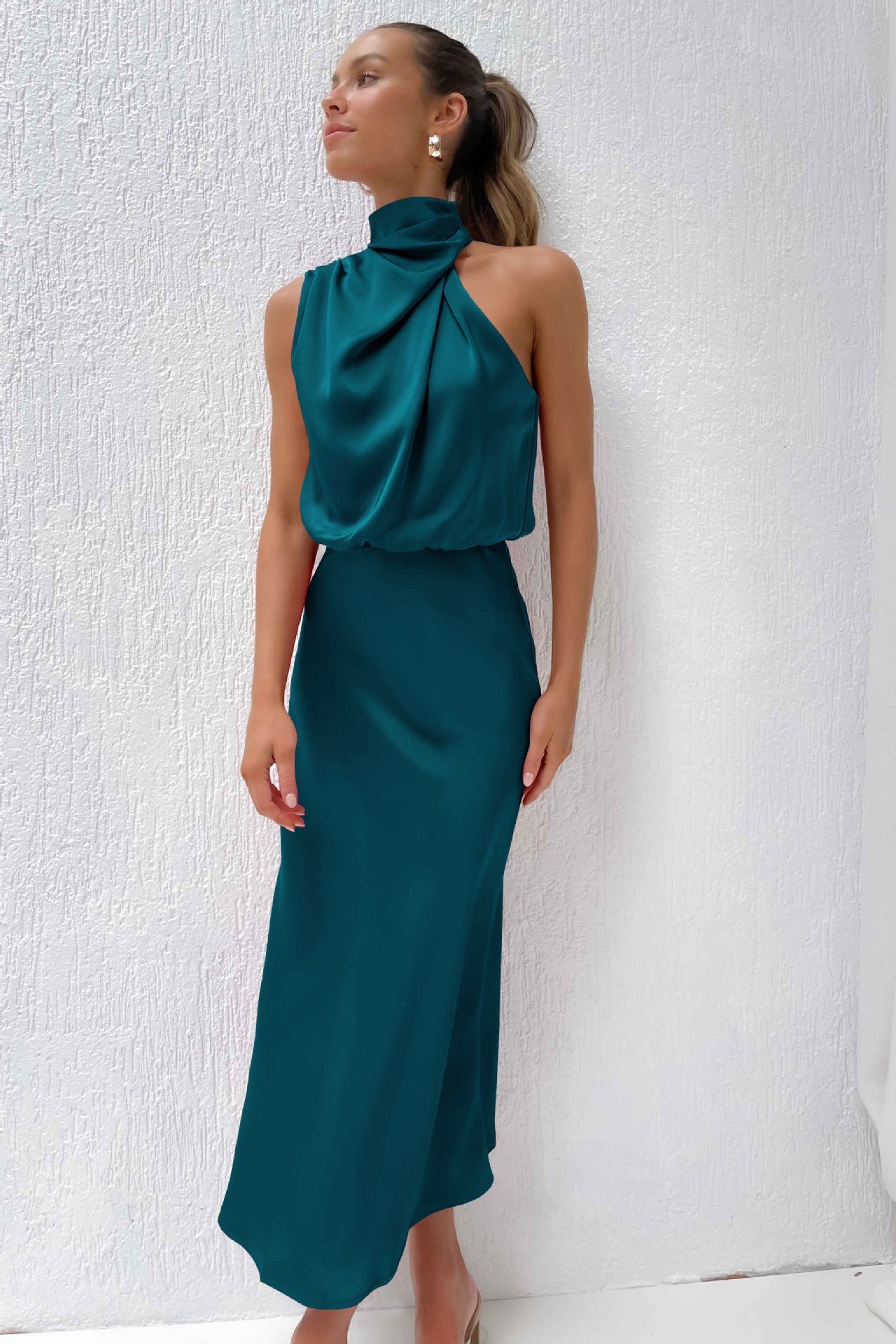 Lynor™ | Satin Halter Neck Maxi Dress – Luxurious Shine with Elegant Draping