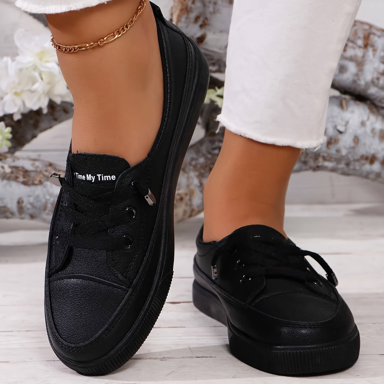 Lynor™ | Classic Lace-Up Casual Sneakers
