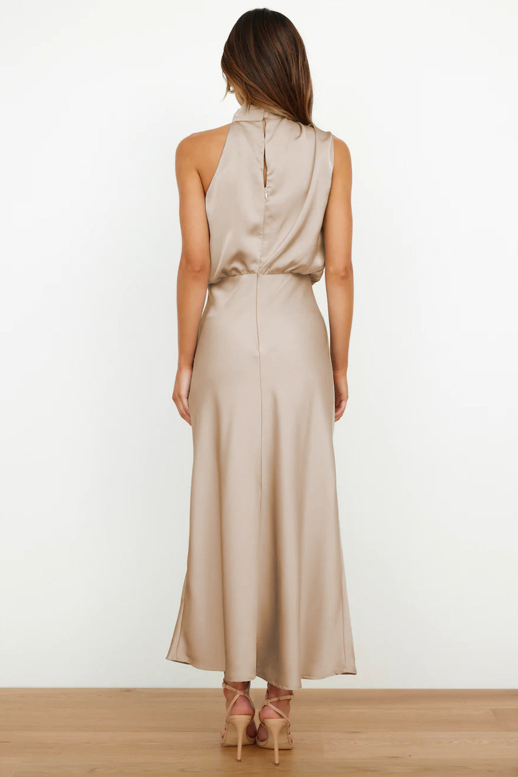 Lynor™ | Satin Halter Neck Maxi Dress – Luxurious Shine with Elegant Draping
