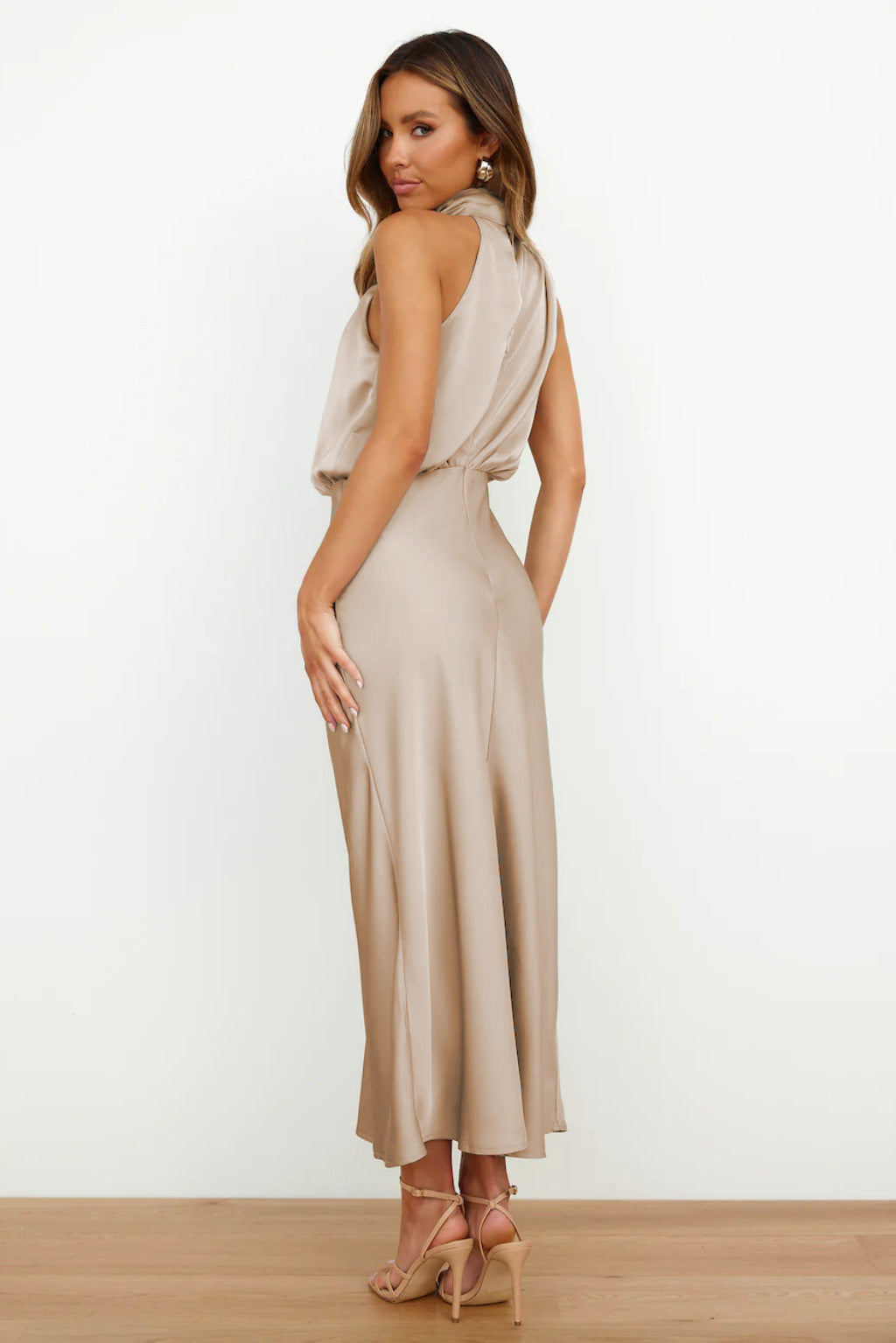 Lynor™ | Satin Halter Neck Maxi Dress – Luxurious Shine with Elegant Draping