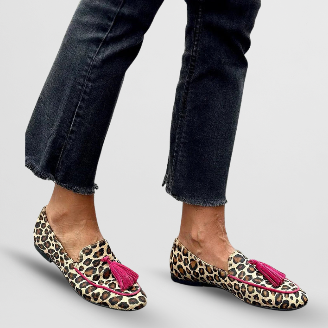 Lynor™ | Detail Slippers