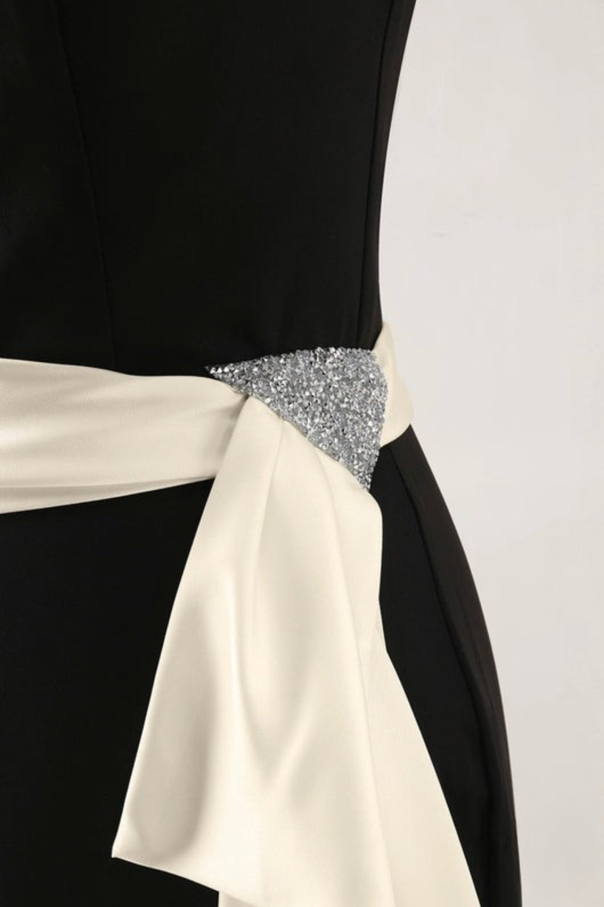 Lynor™ | Off-Shoulder Luxe Evening Dress