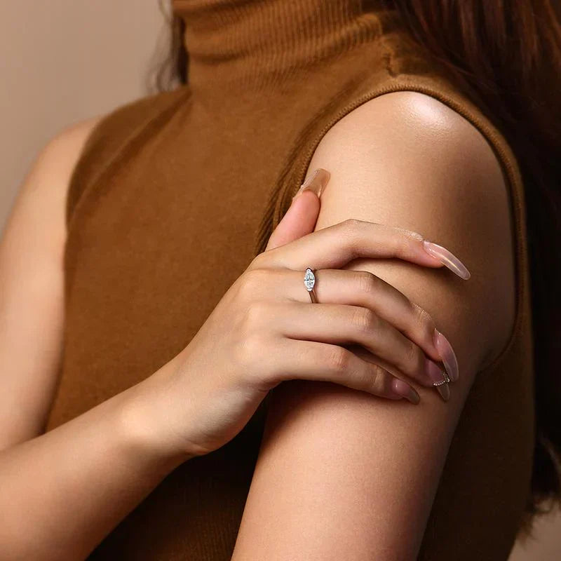 Lynor™ | Sleek 18K Gold with Coastal Elegance