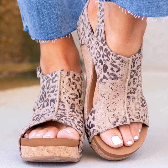 Lynor™ | Urban Chic Wedge Sandal Step Bold