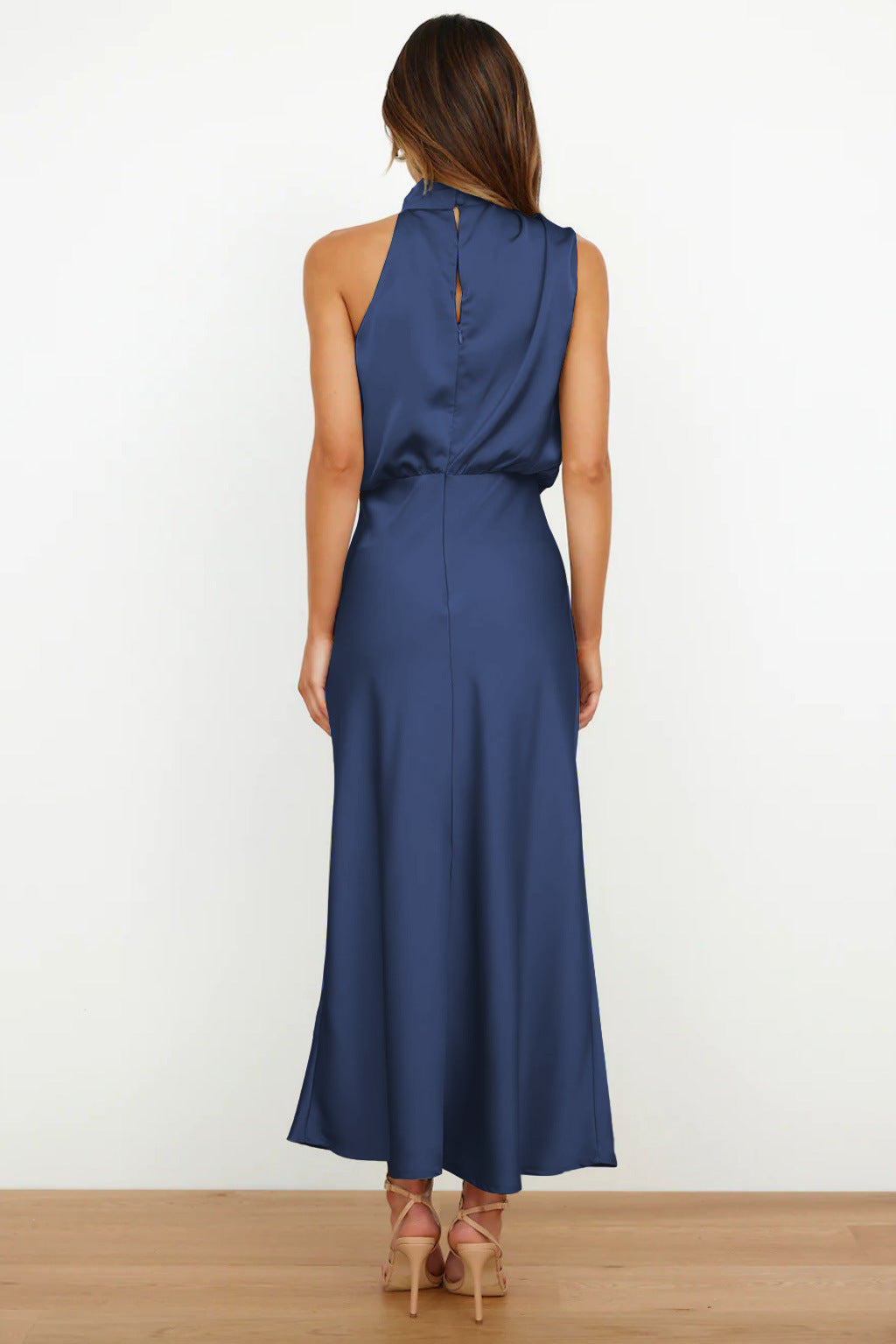 Lynor™ | Halter Neck Maxi Dress – Elegant Lines, Effortless Glamour