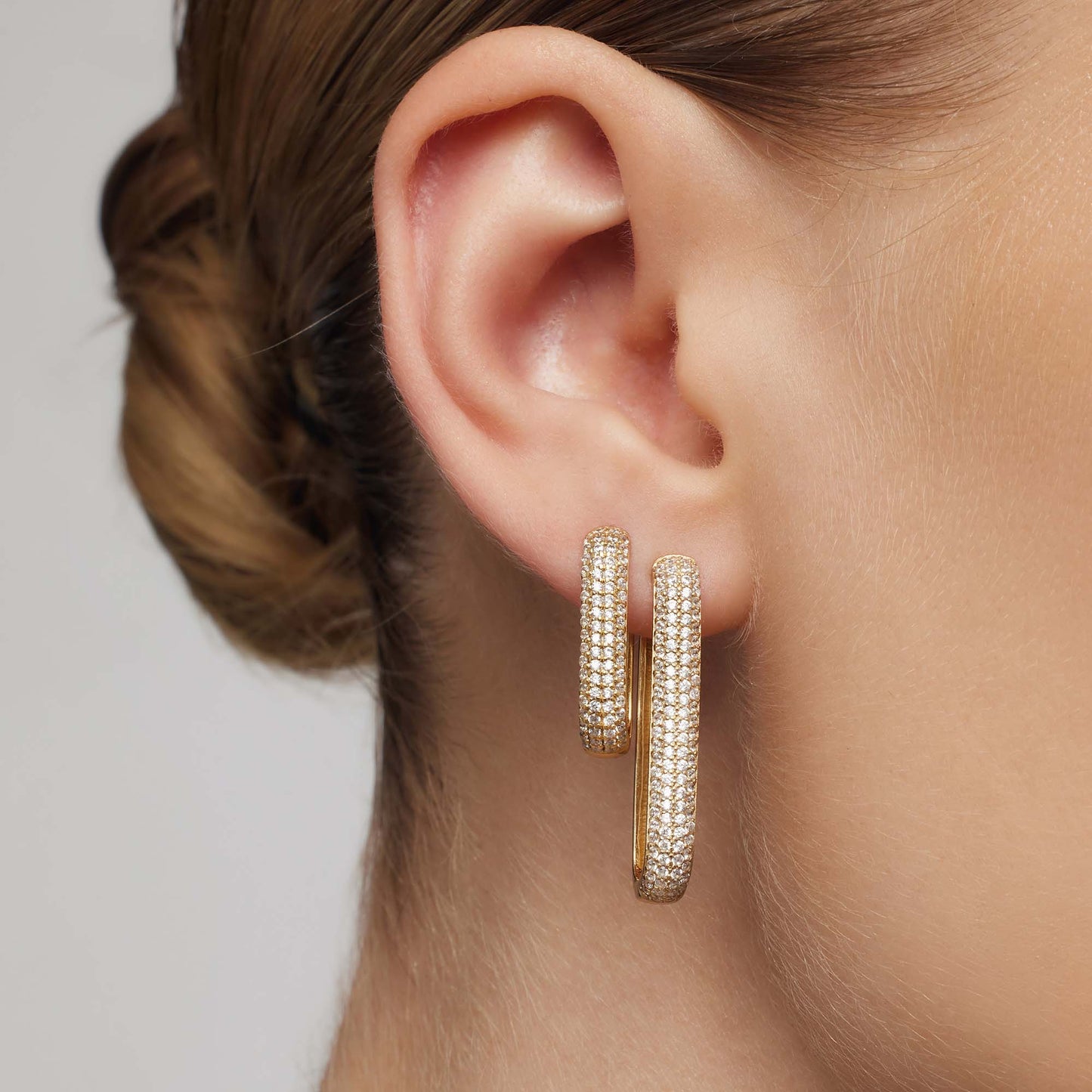 Lynor™ | Icon Pavé Hoops – Dazzling 18K Gold Sparkle in a Signature Design