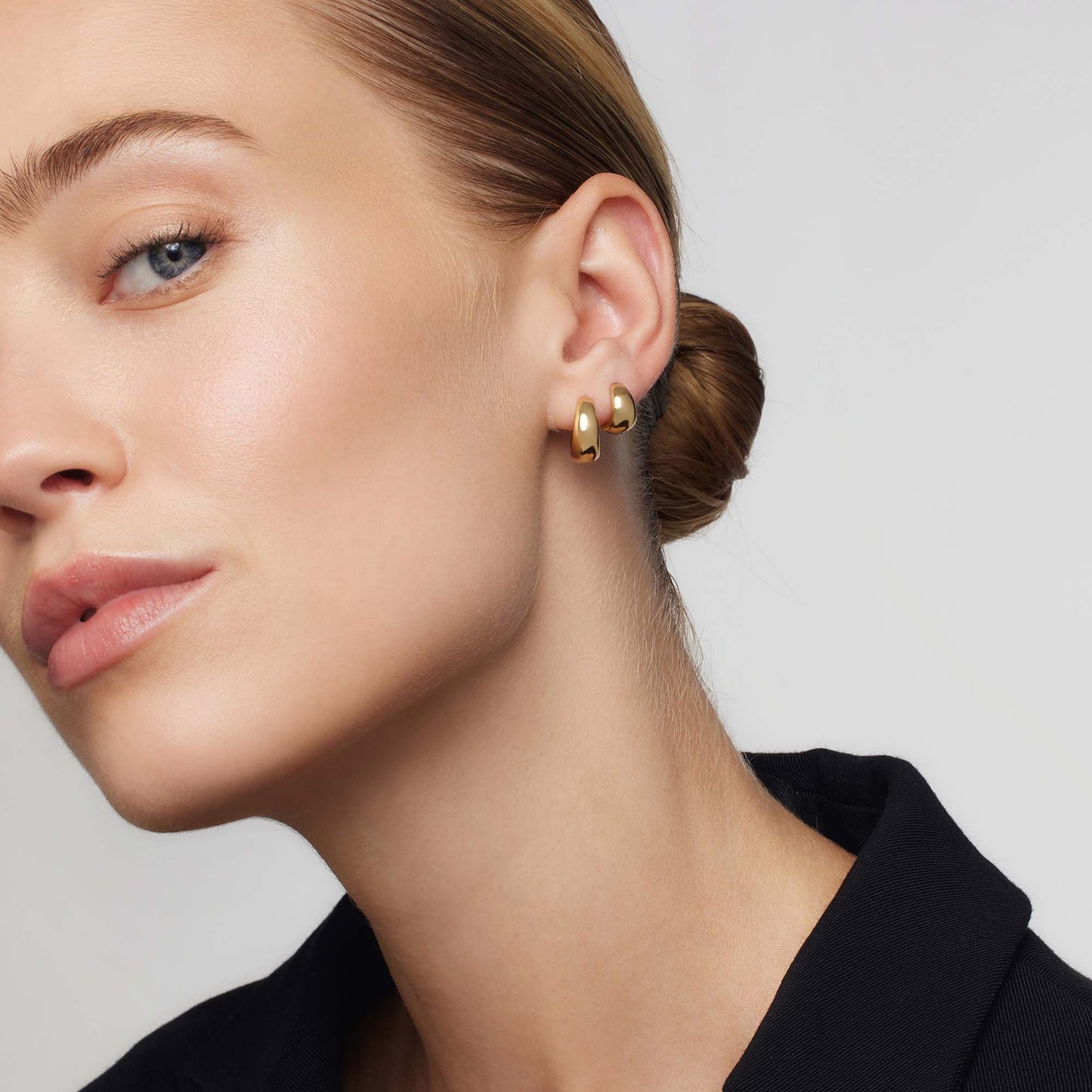 Lynor™ | Rue Mini Earrings – Subtle 18K Gold Elegance for Everyday Wear