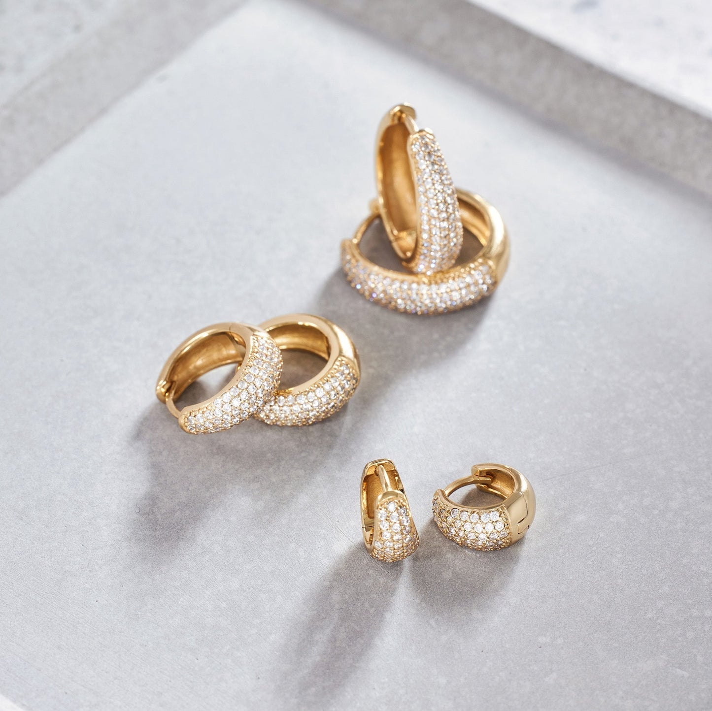 Lynor London™ | Delicate 16K Gold Shine in a Classic Silhouette