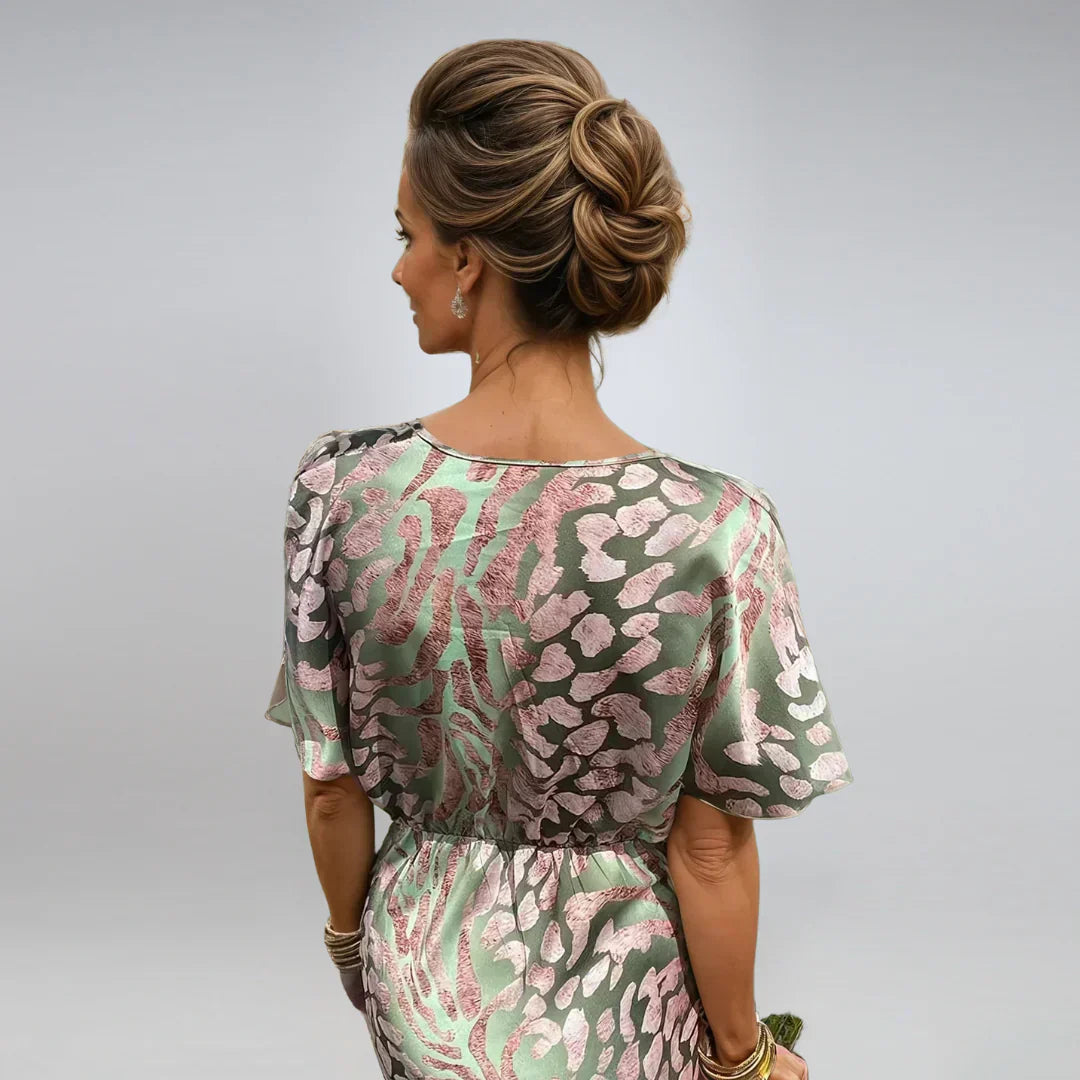 Lynor™ | Twist-Front V-Neck Maxi Dress – Flattering Fit with Elegant Detail