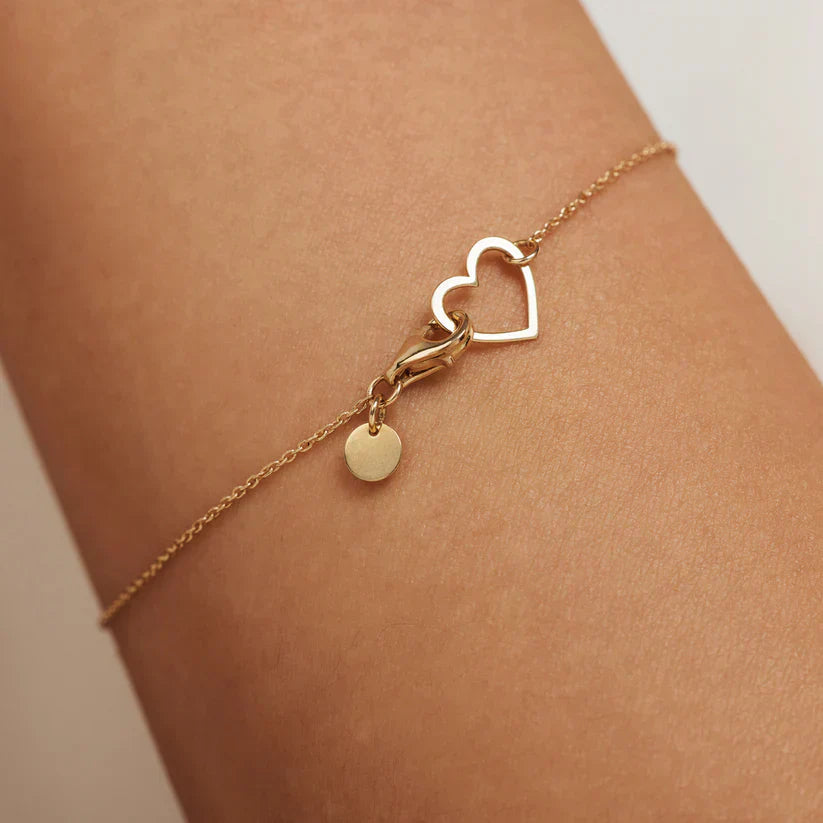 Lynor™ | Lilou Coeur Bracelet – Romantic 14K Gold with a Delicate Heart Charm