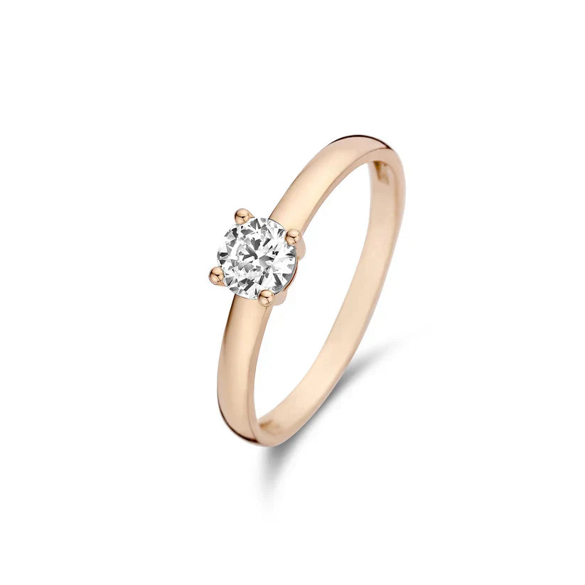 Lynor™ | Mira Castelle Ring – Refined 14K Gold with Regal, Sculpted Elegance
