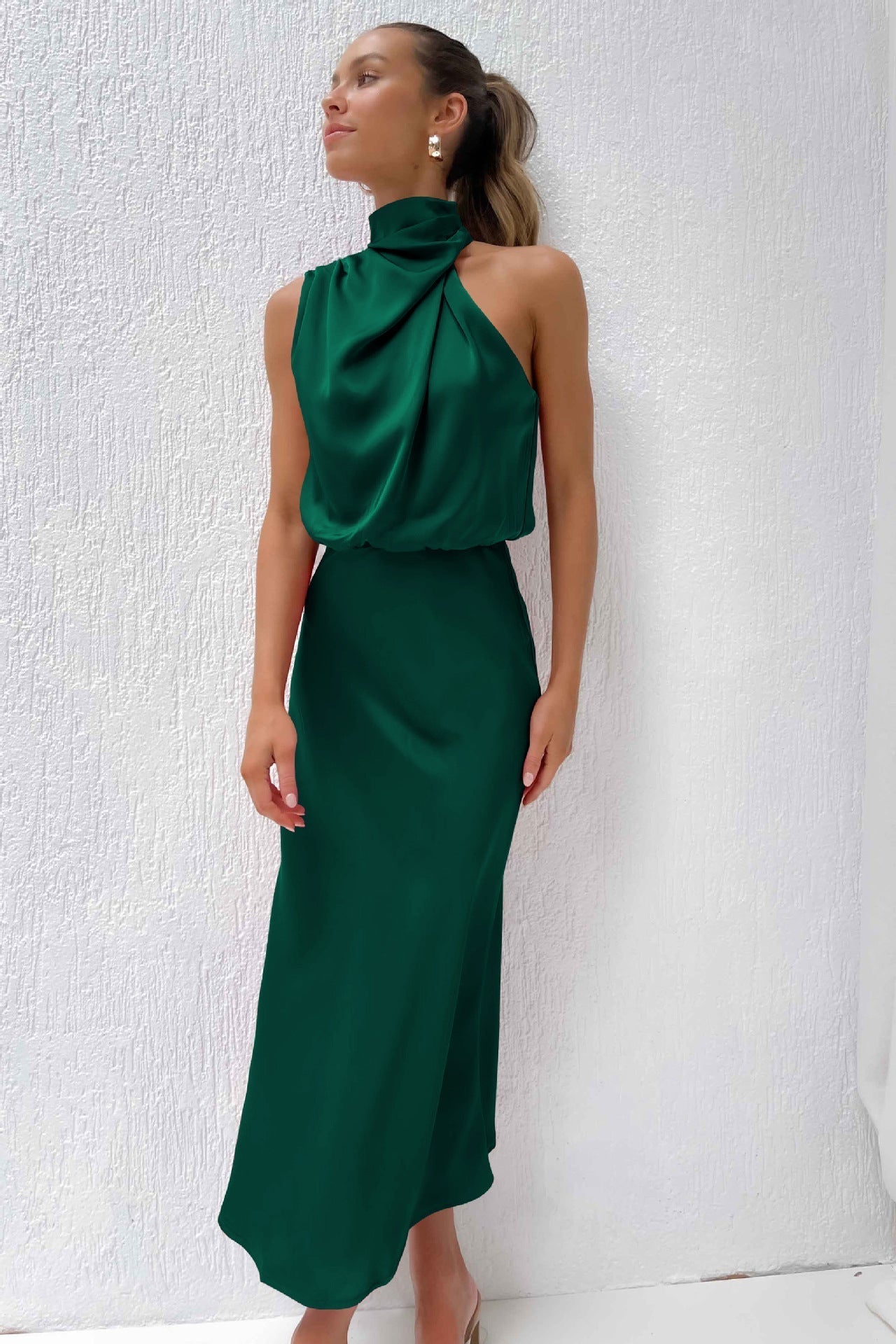 Lynor™ | Halter Neck Maxi Dress – Elegant Lines, Effortless Glamour