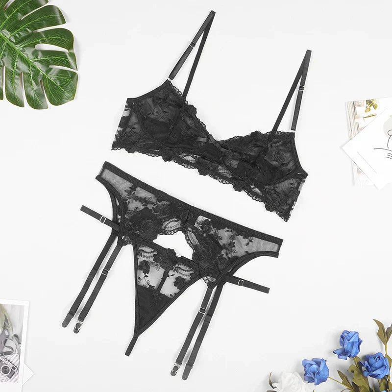 Lynor™ | 3-Piece French Lingerie Set