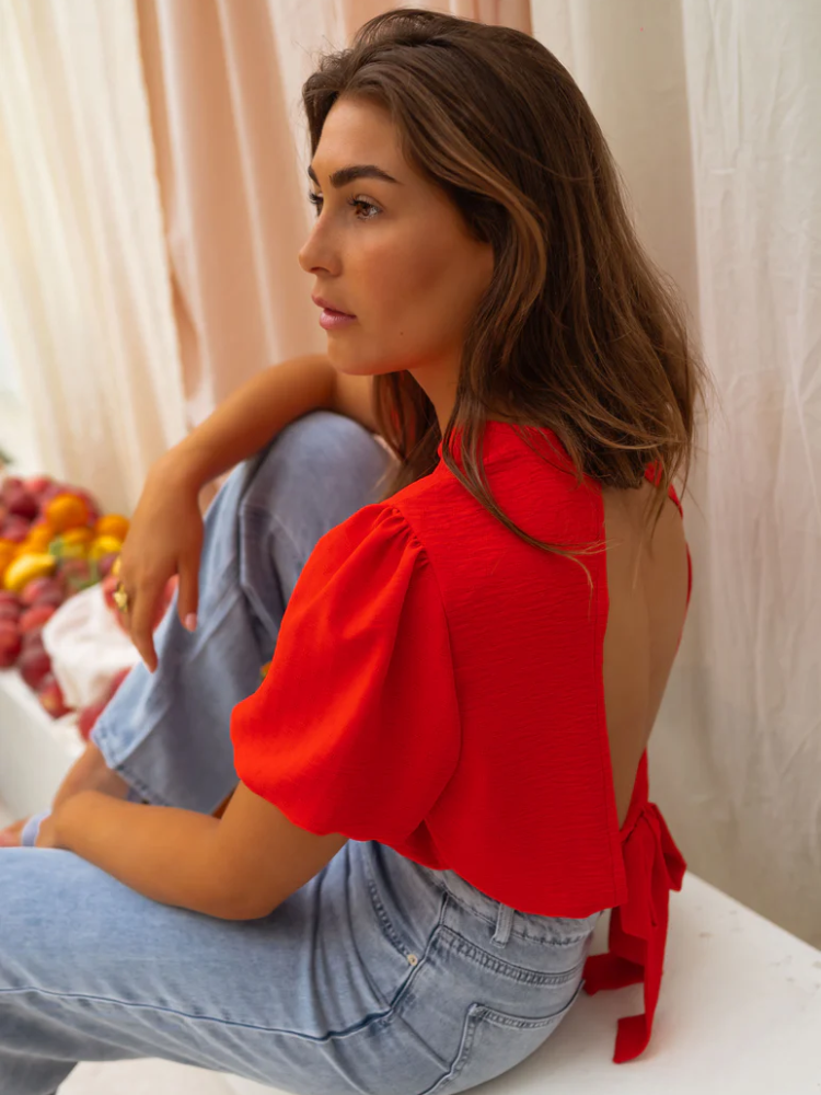 Lynor™ | Cropped Blouse – Modern Cut, Effortless Edge