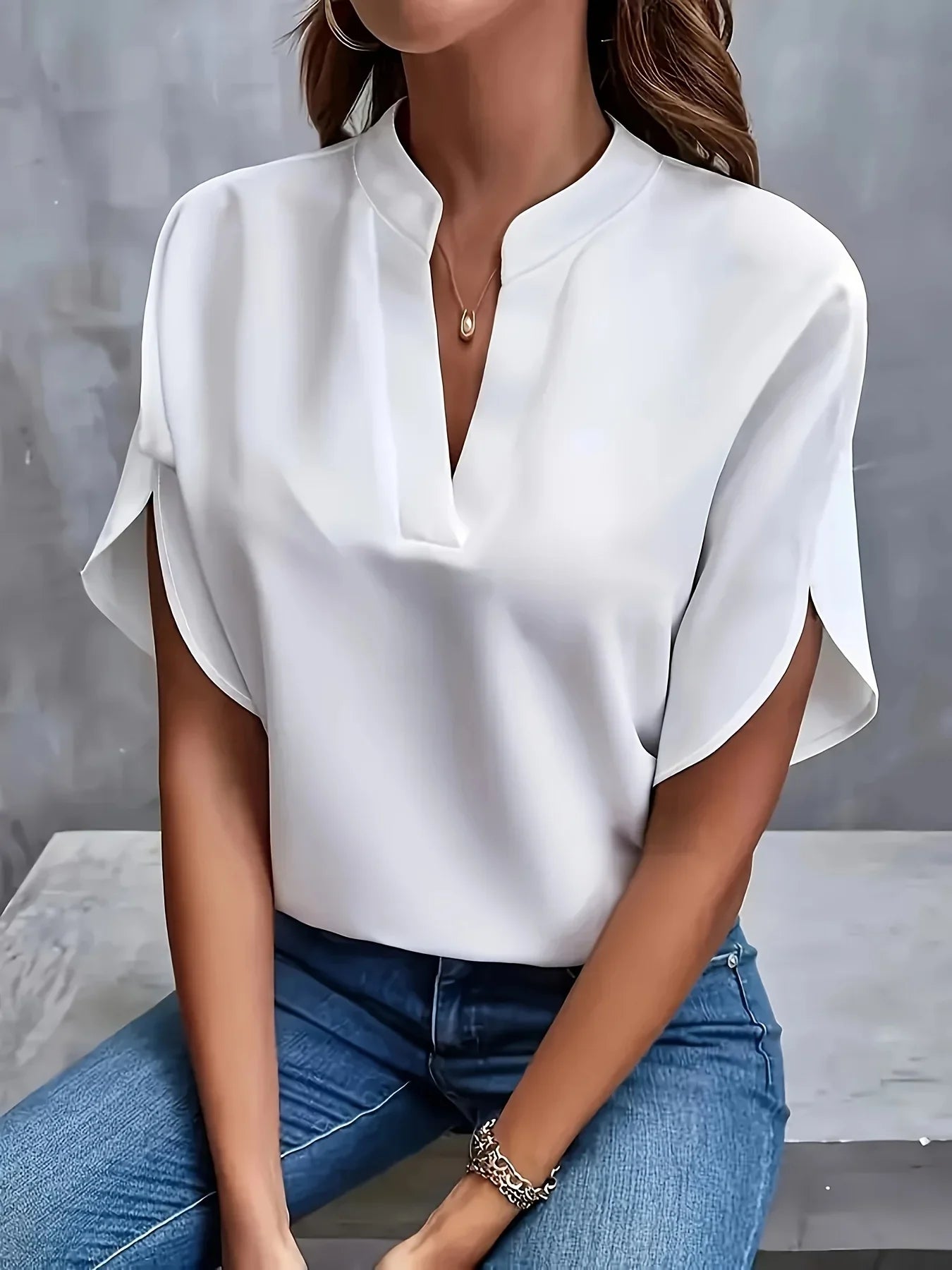 Lynor™ | Elegant Blouse with Refined Cut