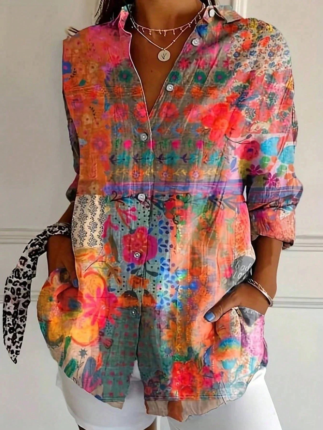 Lynor™ | Colourful Blouse with Playful Print