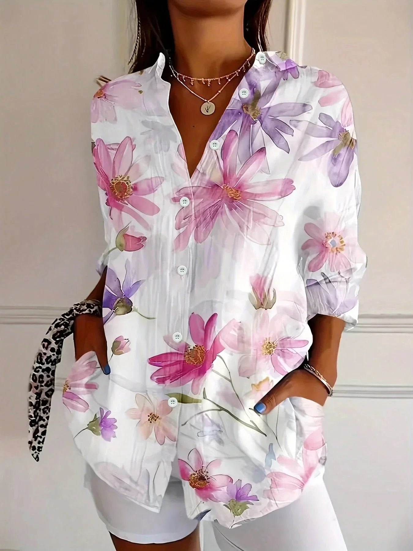 Lynor™ | Colourful Blouse with Playful Print