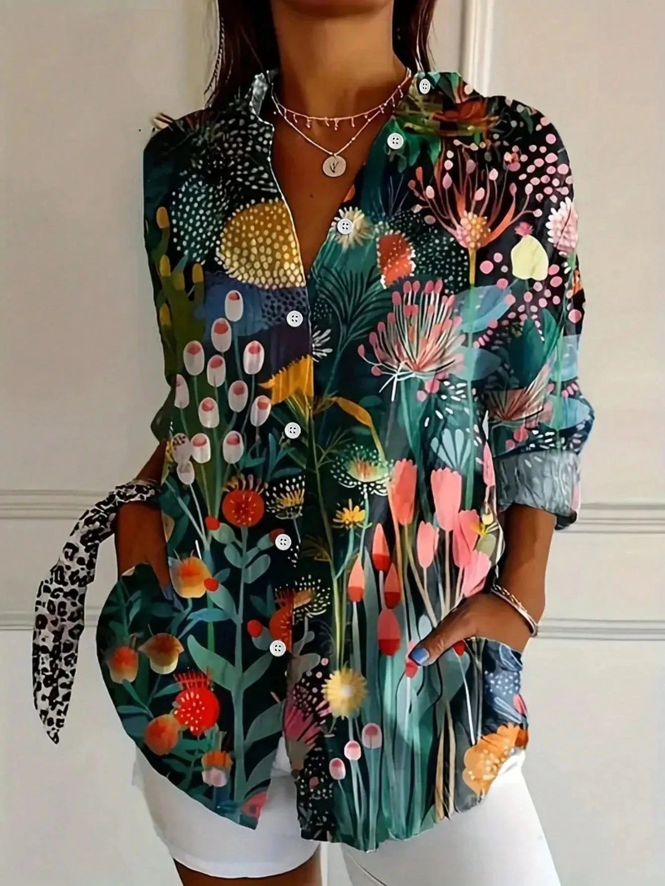 Lynor™ | Colourful Blouse with Playful Print