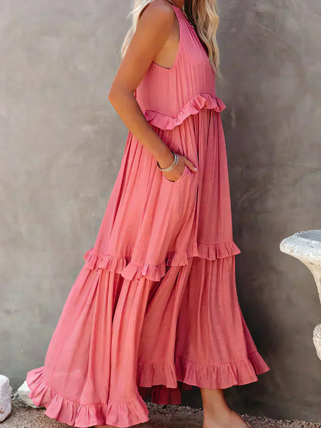 Lynor™ | Elegant Sleeveless Dress with Ruffles