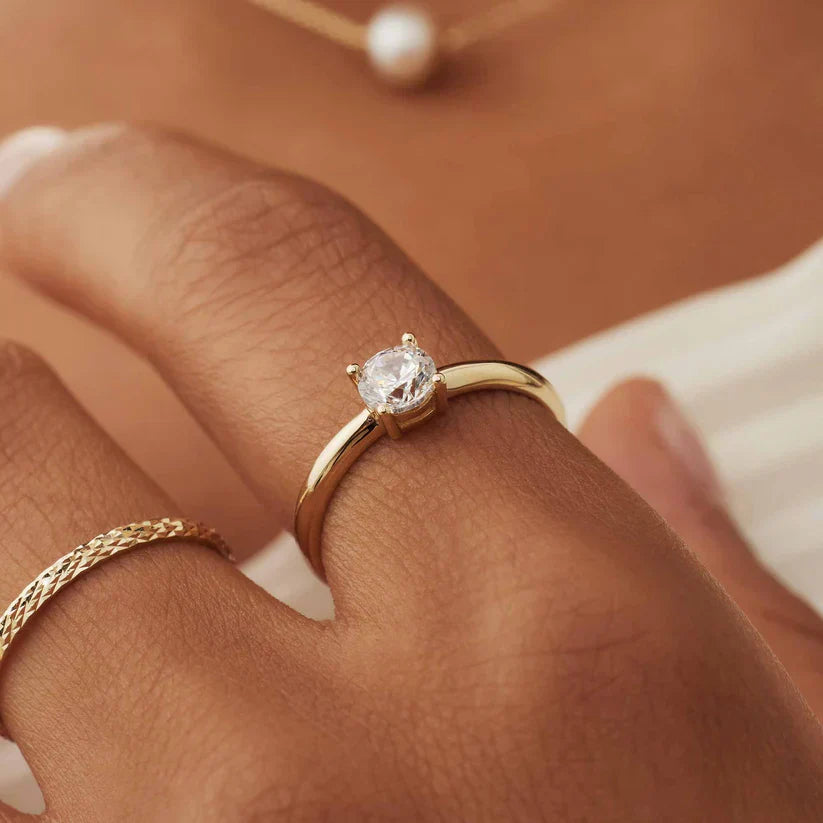 Lynor™ | Mira Castelle Ring – Refined 14K Gold with Regal, Sculpted Elegance