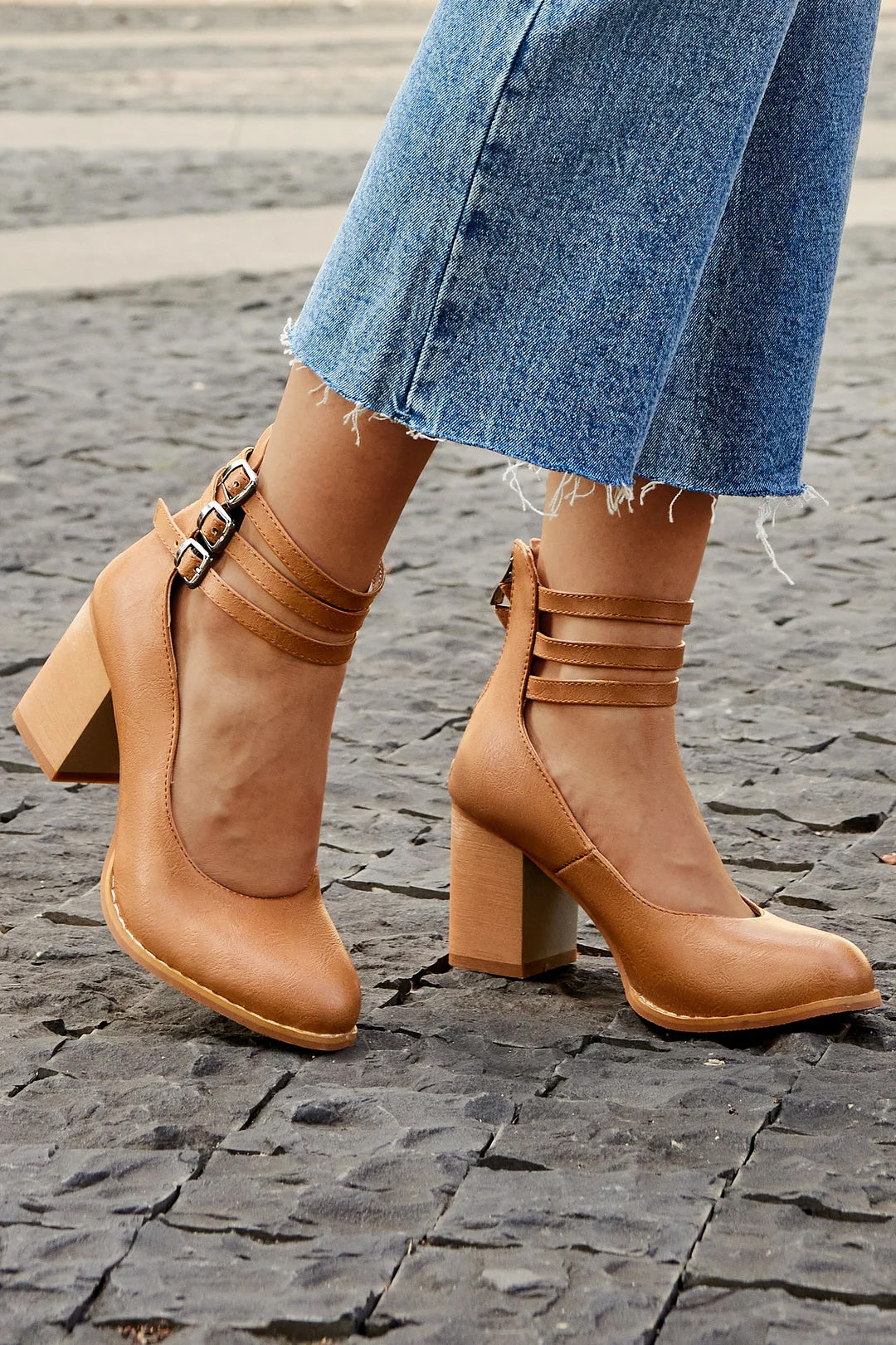 Lynor™ | Chunky Heel Sandals with Simple Ankle Strap – Minimalist Elegance, Maximum Stability