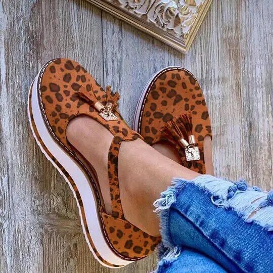 Lynor™ | Tassel Chic Loafer Step Bold