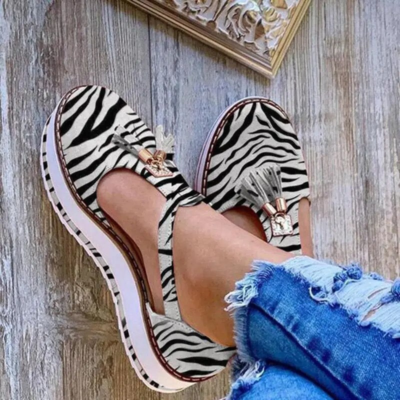 Lynor™ | Tassel Chic Loafer Step Bold
