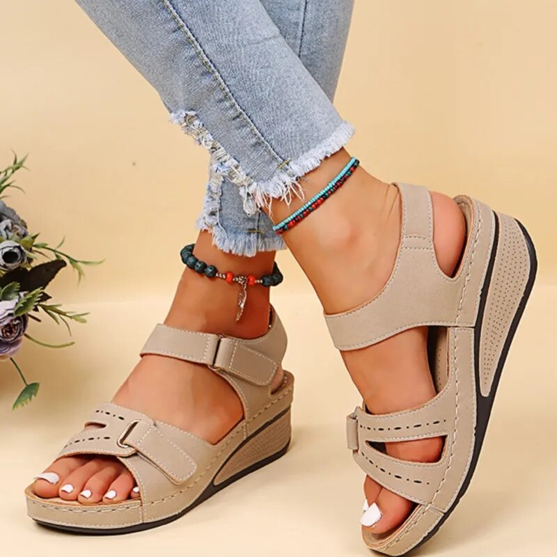 Lynor™ | Comfort Lift Sandal Walk Easy