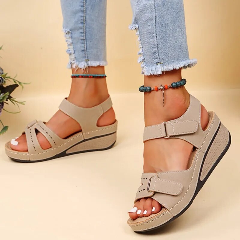 Lynor™ | Comfort Lift Sandal Walk Easy