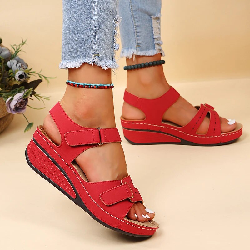 Lynor™ | Comfort Lift Sandal Walk Easy