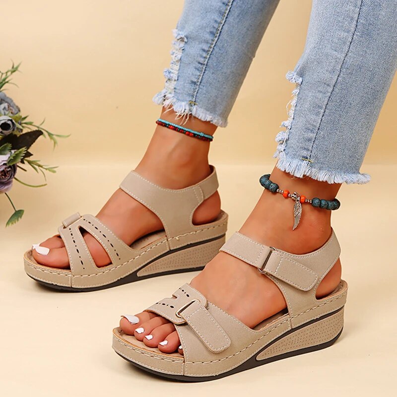 Lynor™ | Comfort Lift Sandal Walk Easy