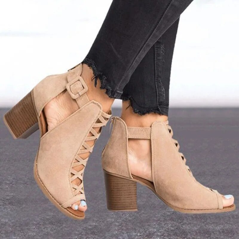 Lynor™ | Lattice Chic Heel Step Bold