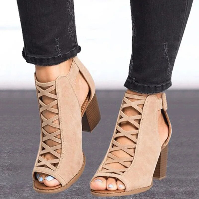 Lynor™ | Lattice Chic Heel Step Bold