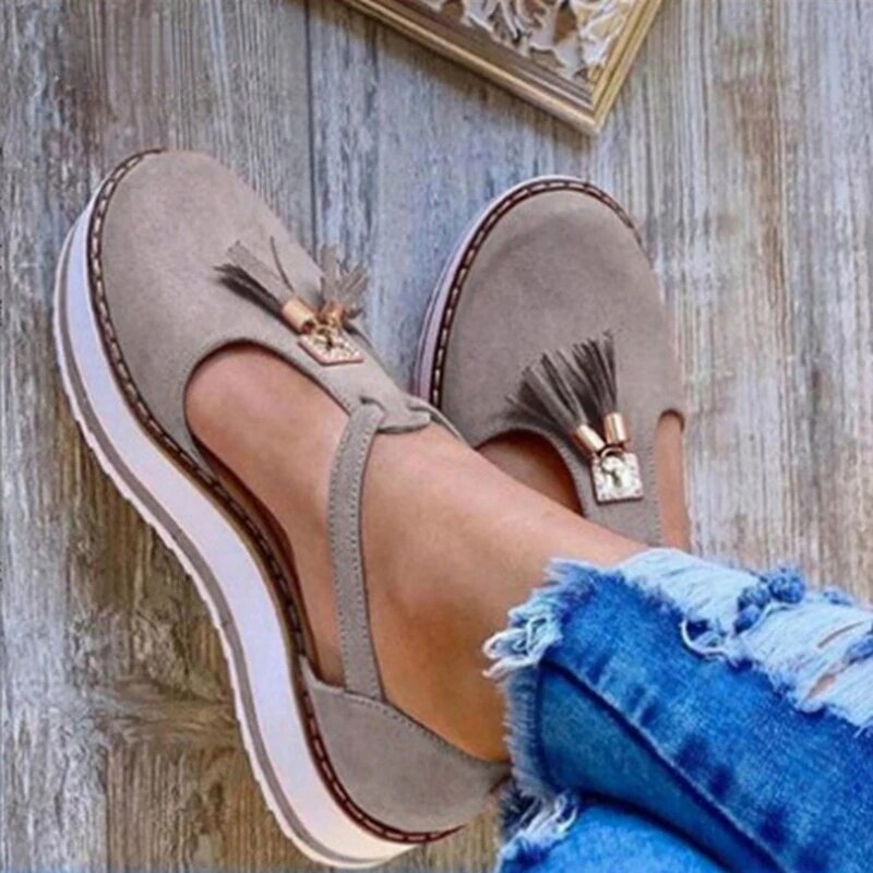 Lynor™ | Tassel Chic Loafer Step Bold