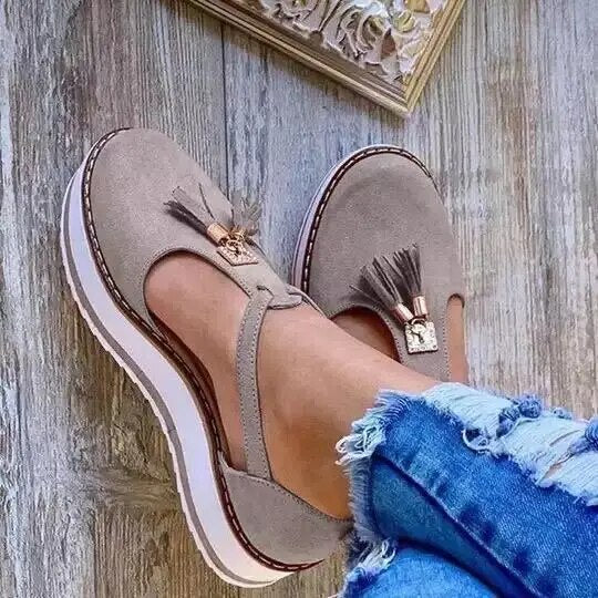 Lynor™ | Tassel Chic Loafer Step Bold