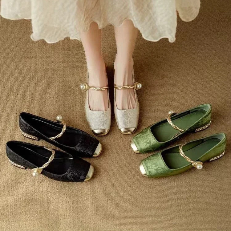 Lynor™ | Stylish Embroidered Sandals – Adjustable Fit with Artistic Detail