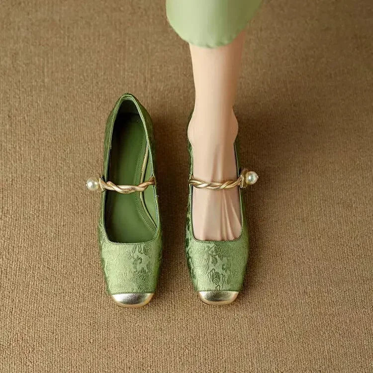 Lynor™ | Stylish Embroidered Sandals – Adjustable Fit with Artistic Detail