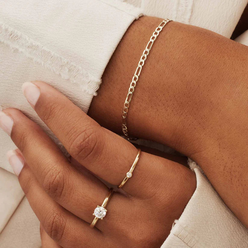 Lynor™ | Neris Alaine Bracelet – Elegant 14K Gold with Graceful Detailing