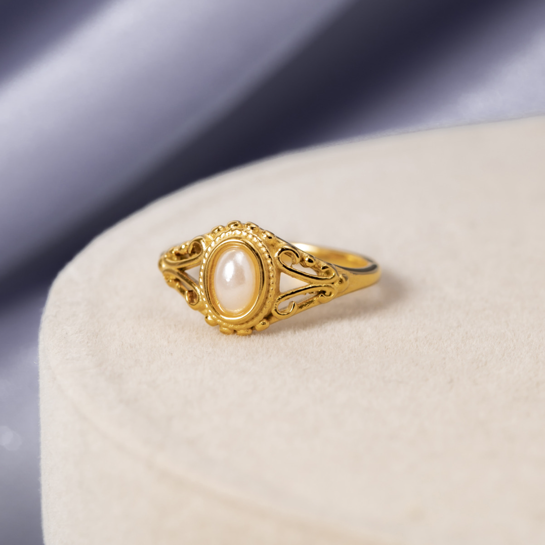 Lynor™ | Royal Vintage Pearl Ring