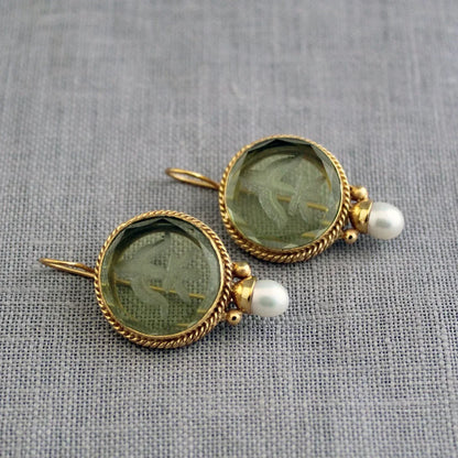 Lynor™ | Vintage Earrings with Green Stone and Pearl