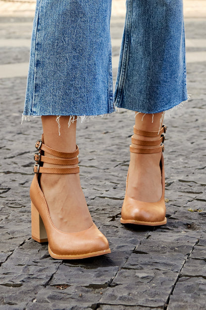 Lynor™ | Chunky Heel Sandals with Simple Ankle Strap – Minimalist Elegance, Maximum Stability