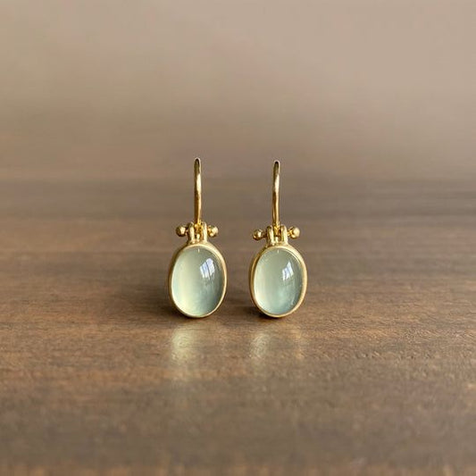 Lynor™ | Vintage Earrings with Green Moonstone – Ethereal Glow in Every Drop