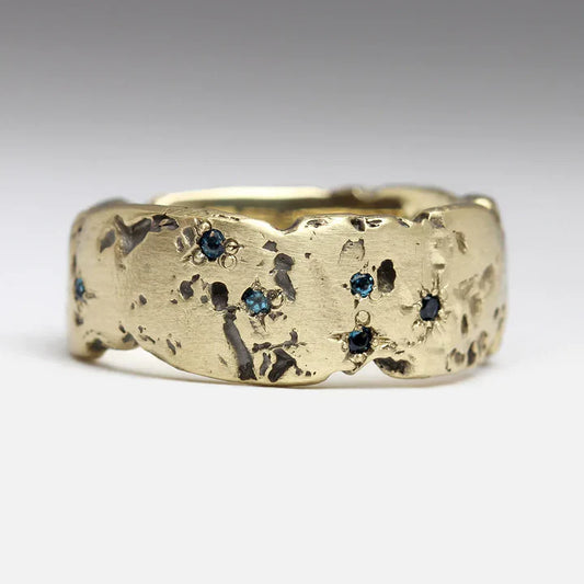 Lynor ™ | Vintage Forged Gold Ring with Blue Inlay Crystal