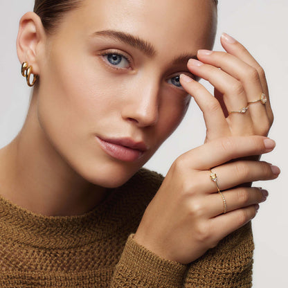 Lynor™ | Moonstone Muse Ring – Dreamy 14K Gold with Ethereal Glow