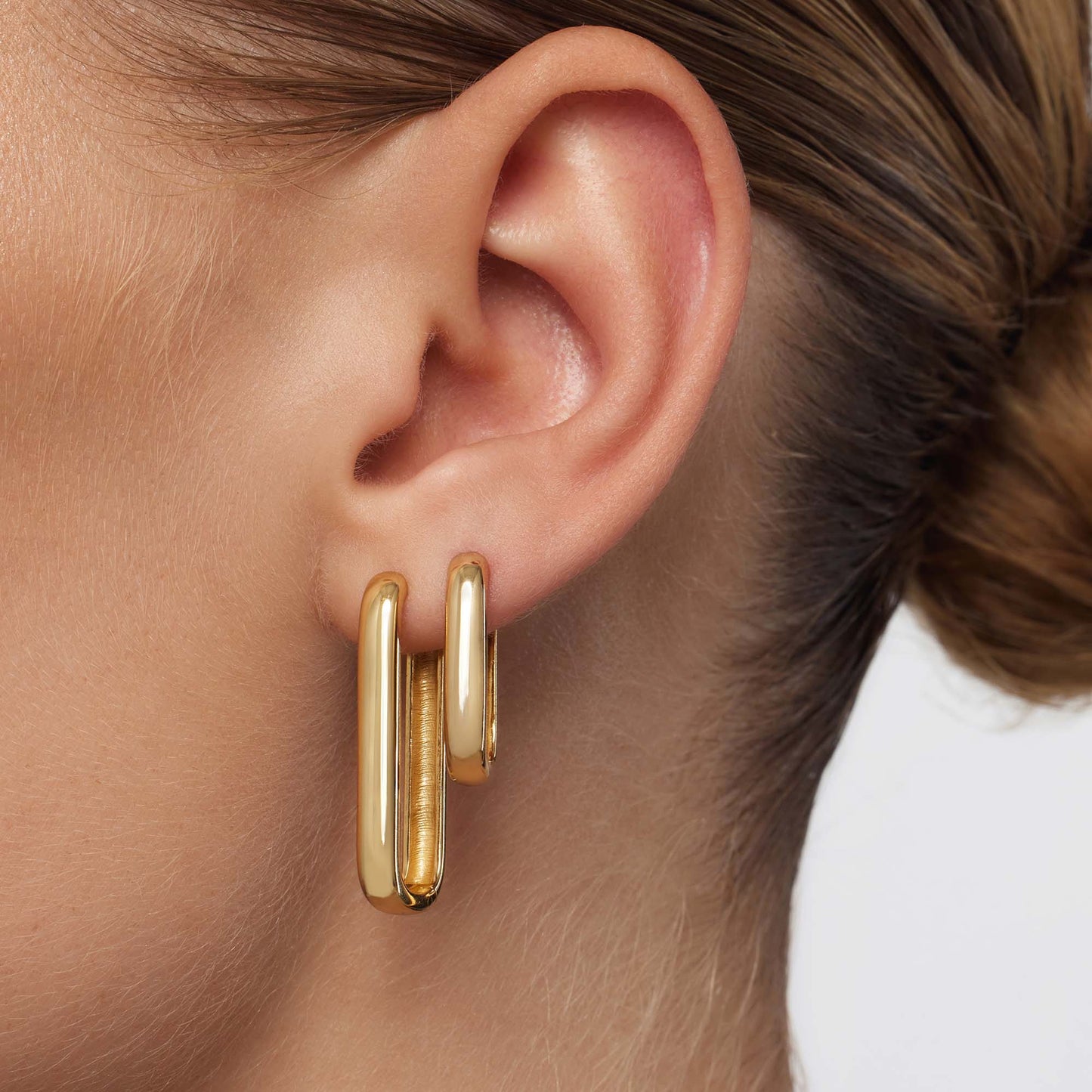 Lynor™ | 18K Gold Hoops – Classic Shine, Modern Presence