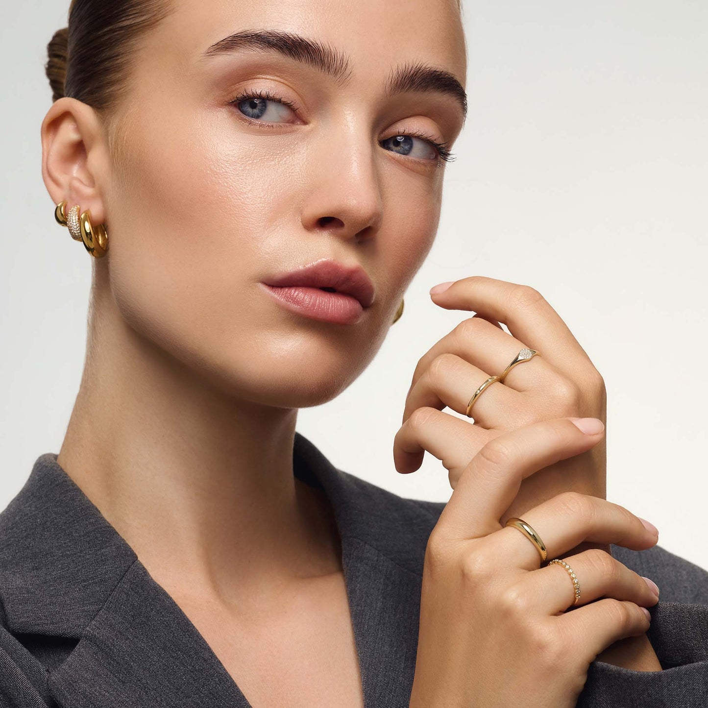Lynor™ | Diamond Fan Ring – Radiant 14K Gold with Sculptural Sparkle