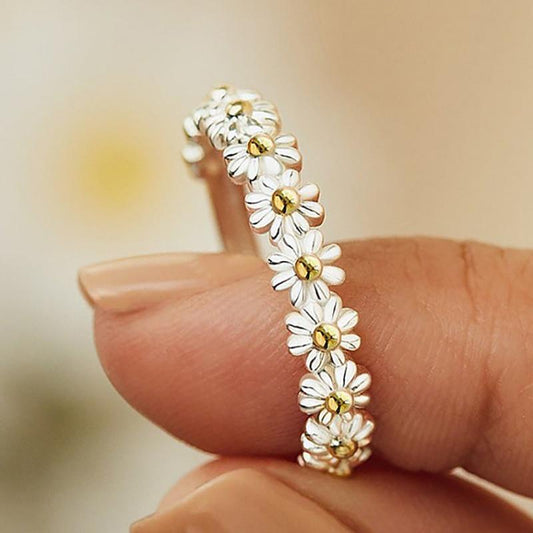 Lynor™ | Adjustable Silver Daisy Ring with Hand-Painted Enamel – Blooming with Charm