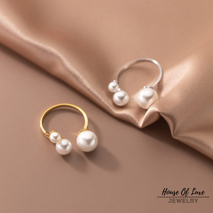 Lynor™ | Adjustable Triple Pearl Ring – Minimalist Elegance with a Modern Touch