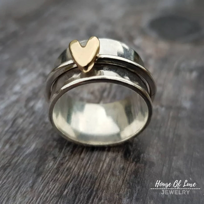 Lynor™ | Golden Heart Silver Ring – A Touch of Love in Timeless Elegance