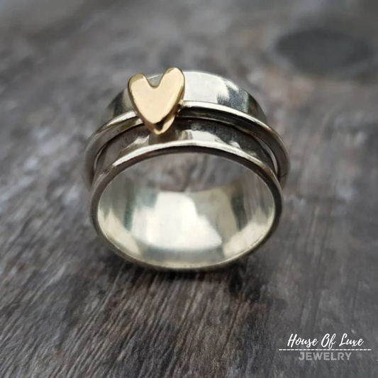 Lynor™ | Golden Heart Silver Ring – A Touch of Love in Timeless Elegance